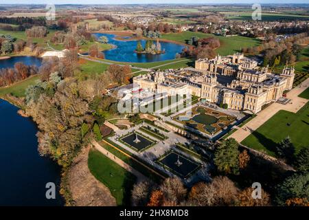 Foto aerea del castello di Blenheim e dei suoi giardini. Foto Stock