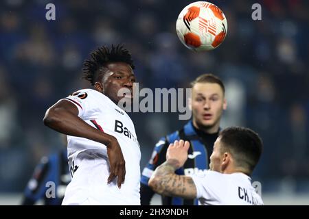 Bergamo, Italia. 10th Mar 2022. Edmond Tapsoba (Bayer 04 Leverkusen) durante Atalanta BC vs Bayer Leverkusen, partita di calcio Europa League a Bergamo, Italia, marzo 10 2022 Credit: Independent Photo Agency/Alamy Live News Foto Stock