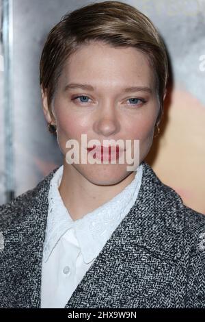 Parigi, Francia. 10th Mar 2022. Lea Seydoux partecipa all'Histoire De ma Femme Premiere, tenutasi presso la sede UGC Cite Les Halles, Parigi, Francia, il 10 marzo 2022. Foto di Jerome Domine/ABACAPRESS.COM Credit: Abaca Press/Alamy Live News Foto Stock