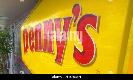 Dennys American Diner in Florida - MIAMI, STATI UNITI - 20 FEBBRAIO 2022 Foto Stock