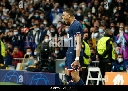 Madrid, Spagna. 9th Mar 2022. Calcio/Calcio Kylian Mbappe (PSG) : Mbappe festeggia dopo il suo gol durante la UEFA Champions League Round of 16 2nd leg match tra Real Madrid CF 3-1 Paris Saint-Germain all'Estadio Santiago Bernabeu di Madrid, Spagna . Credit: Mutsu Kawamori/AFLO/Alamy Live News Foto Stock