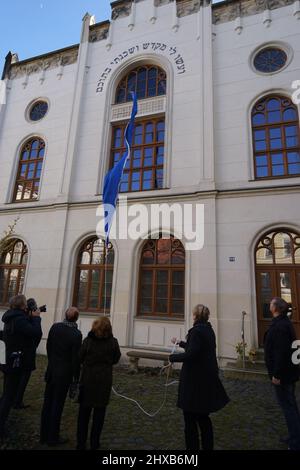 Im Bild: Der Görlitzer Oberbürgermeister Octavian Ursu, sein Zgorzeleer Amtskollege Rafal Gronicz und Marcin Król, der Konsul der Republik Polen in B. Foto Stock