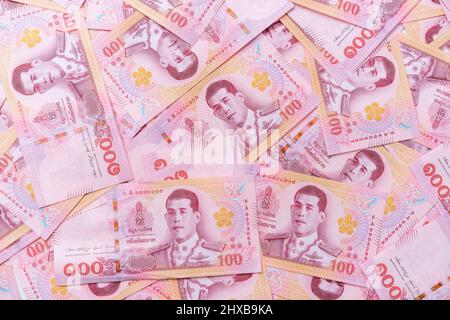 Banconote della Thailandia 100 Baht (nuovo disegno pubblicato nel 2018) Foto Stock