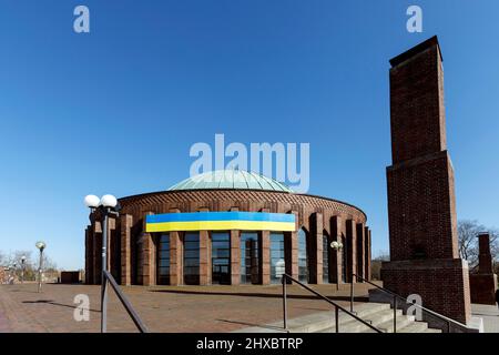 I colori nazionali dell'Ucraina al Tonhalle Dusseldorf Foto Stock