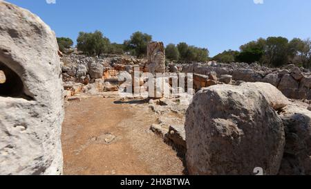 Questa foto è stata scattata nel villaggio talayotico chiamato Torre d'en Galmés, Minorca, Isole Baleari, Spagna. Foto Stock