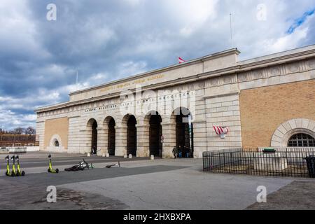 VIENNA, AUSTRIA, 19 FEBBRAIO 2022: Archi del Hofburg Foto Stock