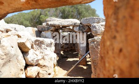 Questa foto è stata scattata nel villaggio talayotico chiamato Torre d'en Galmés, Minorca, Isole Baleari, Spagna. Foto Stock