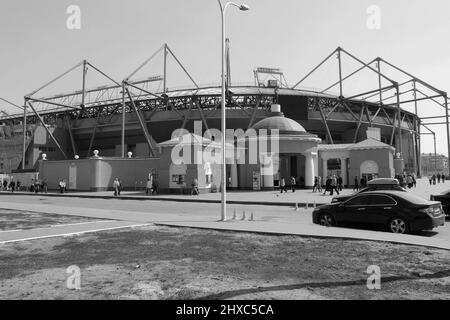 KHARKOV, UCRAINA - 23 APRILE 2011: Questo è lo stadio 'Metalist', sul quale si trova la sede della squadra di calcio omonima. Foto Stock