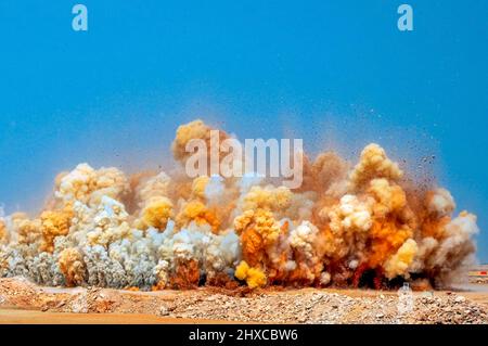 Vista affascinante della roccia che brilla nel deserto Arabo Foto Stock