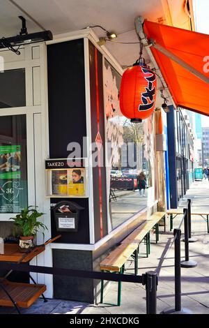 L'esterno di un ristorante ramen giapponese nel quartiere giapponese di Immermannstraße a Düsseldorf, Germania. Foto Stock