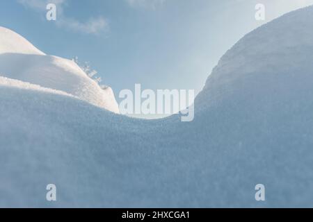 Primo piano di una nevicata con gelo e gelo Foto Stock