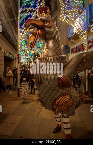 L'Aquila Valls nella Processione del Festival Decennale delle Valls 2022, in onore della Vergine delle candele in Valls (Tarragona, Catalogna, Spagna) Foto Stock