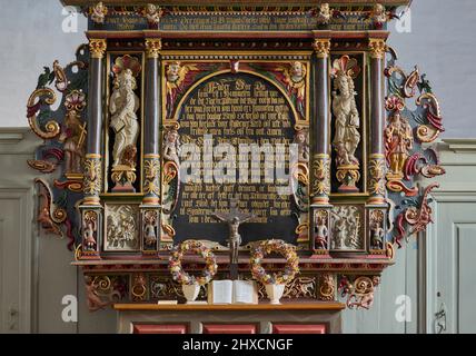 Europa, Danimarca, Møn. L'altare (1634) della Chiesa di Fanefjord. Foto Stock