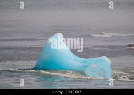 Meer, Wellen, EIS, Schollen, Blau, Nebel, Sommer, Jökulsarlon, Austurland, Isola Foto Stock