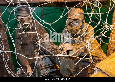 Inghilterra, Dorset, campo di Bovington, il museo del carro armato, esposizione dei soldati tedeschi della prima Guerra Mondiale e della pistola a macchina Foto Stock