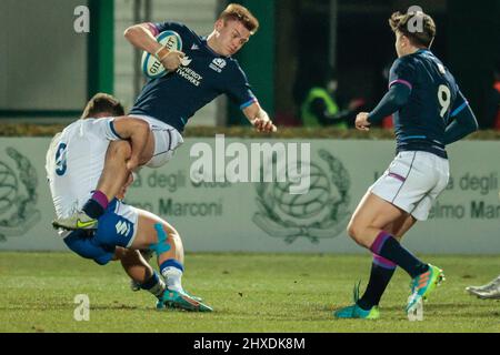 Stadio Monigo, Treviso, 11 marzo 2022, Alessandro Garbisi (Italia) affronta nel corso del 2022 sei Nazioni Under 20 - Italia vs Scozia - Rugby sei Nazioni match Foto Stock