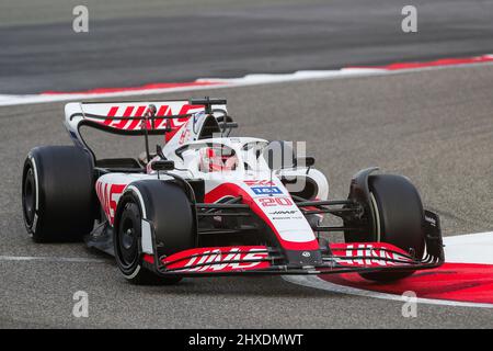 Bahrain International Circuit, Sakhir, Bahrain il 11 marzo 2022 Kevin Magnussen 20 (DEN) Haas, VF22 sostituzione Nikita Mazepin durante il giorno 2 FORMULA 1 ARAMCO PRE-STAGIONE TEST 2022 Phil Duncan credito: Ogni secondo Media / Alamy Live News Foto Stock