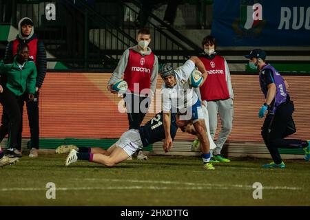 Treviso, Italia. 11th Mar 2022. Filippo Lazzarin (Italia) e Jed Gelderbloom (Scozia) durante il 2022 sei Nazioni Under 20 - Italia vs Scozia, Rugby Six Nations Match a Treviso, Italia, Marzo 11 2022 credito: Independent Photo Agency/Alamy Live News Foto Stock