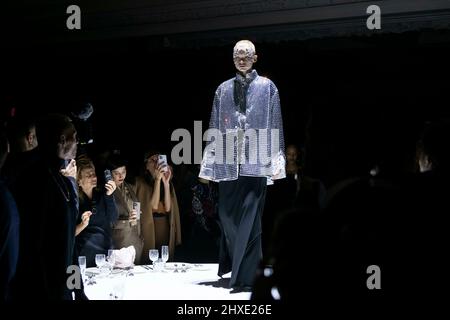 BURBERRY Autunno/Inverno 2022-23 Runway - Londra, Regno Unito. 11/03/2022 Foto Stock