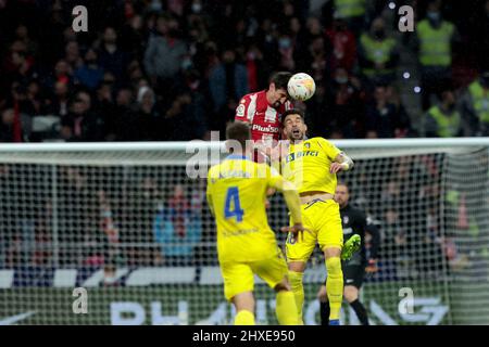 Madrid, spagnolo. 11th Mar 2022. Madrid, Spagna; 11.03.2022.- Atletico de Madrid vs Cadiz calcio a la Liga Spagna partita 28 tenutasi allo stadio Wanda Metropolitano di Madrid. Atletico de Madrid giocatore Savic Cadiz giocatore Alvaro Negredo Punteggio finale 2-1 Vincitore Atletico credito: Juan Carlos Rojas/dpa/Alamy Live News Foto Stock