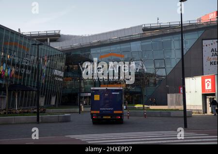 Brinks Company Truck presso il centro commerciale Villa Arena di Amsterdam, Paesi Bassi, 11-3-2022 Foto Stock