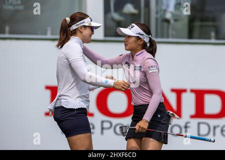 Pattaya Thailandia - 12 marzo: Hannah Green dall'Australia e Jeongeun Lee6 dalla Corea del Sud durante il giorno 3 della Honda LPGA Thailandia al Siam Country Club Old Course il 12 marzo 2022 a Pattaya, Thailandia (Foto di Peter van der Klooster/Orange Pictures) Foto Stock