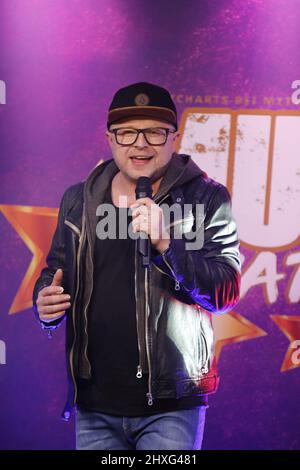 Anthony Weihs beim MusicMatch - Die Hitcharts bei MyTVplus im Gläsernen Studio von MyTVplus im Elbepark. Dresda,11.03.2022 Foto Stock