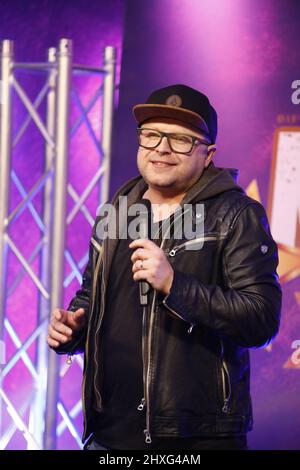 Anthony Weihs beim MusicMatch - Die Hitcharts bei MyTVplus im Gläsernen Studio von MyTVplus im Elbepark. Dresda,11.03.2022 Foto Stock