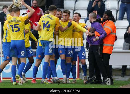 Dan Neil di Sunderland festeggia il primo gol del gioco del suo lato durante la partita della Sky Bet League One allo Stadium of Light di Sunderland. Data foto: Sabato 12 marzo 2022. Foto Stock