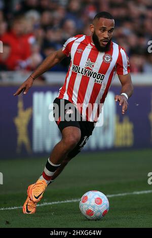 Londra, Regno Unito. 12th Mar 2022. Bryan Mbeumo di Brentford in azione durante il gioco. Partita della Premier League, Brentford contro Burnley al Brentford Community Stadium di Brentford, Londra sabato 12th marzo 2022. Questa immagine può essere utilizzata solo a scopo editoriale. Solo per uso editoriale, licenza richiesta per uso commerciale. Nessun uso in scommesse, giochi o un singolo club/campionato/player pubblicazioni. pic di Steffan Bowen/Andrew Orchard sport fotografia/Alamy Live news credito: Andrew Orchard sport fotografia/Alamy Live News Foto Stock