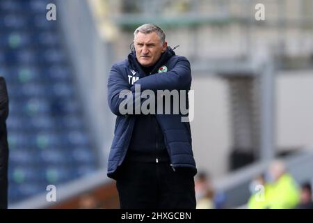 Blackburn, Regno Unito. 12th Mar 2022. Tony Mowbray, manager di Blackburn Rovers, guarda avanti. EFL Skybet Championship Match, Blackburn Rovers vs Bristol City presso Ewood Park di Blackburn sabato 12th marzo 2022. Questa immagine può essere utilizzata solo a scopo editoriale. Solo per uso editoriale, licenza richiesta per uso commerciale. Nessun uso in scommesse, giochi o un singolo club/campionato/giocatore publications.pic di Chris Stading/Andrew Orchard sport fotografia/Alamy Live News credito: Andrew Orchard sport fotografia/Alamy Live News Foto Stock