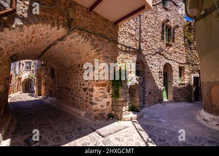 Il borgo medievale di Olympoi è uno dei principali villaggi mastihochoria, l'isola di Chios, Grecia. Foto Stock