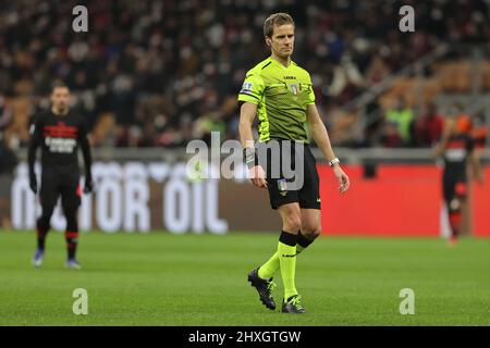 Arbitro Daniele Chiffi durante la Serie a 2021/22 tra AC Milan ed Empoli FC allo Stadio Giuseppe Meazza di Milano il 12 marzo 2022 Foto Stock