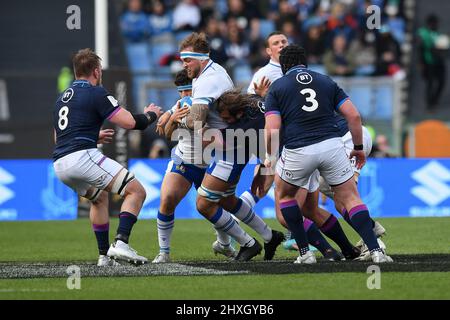 Italia. 12th Mar 2022. Niccolo Cannone d'Italia è affrontato da Pierre Schoeman di Scozia durante il calcio Guinness Six Nations 2022, Stadio Olimpico, Italia contro Scozia, 12 marzo 2022 (Photo by AllShotLive/Sipa USA) Credit: Sipa USA/Alamy Live News Foto Stock