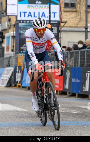 Carpegna, Italia. 12th Mar 2022. Ciccone Giulio #231 (ITA) - Trek - Segafredo finish line durante la tappa 6 - Apecchi-Carpegna, Ciclismo Tirreno Adriatico a Carpegna, Italia, Marzo 12 2022 Credit: Agenzia fotografica indipendente/Alamy Live News Foto Stock