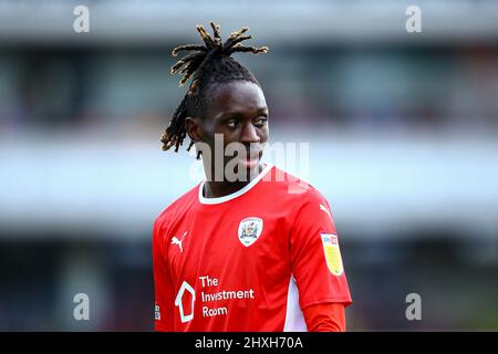 Oakwell, Barnsley, Inghilterra - 12th marzo 2022 Domingos Quina (28) di Barnsley - durante la partita Barnsley contro Fulham, Sky Bet EFL Championship 2021/22, a Oakwell, Barnsley, Inghilterra - 12th marzo 2022 Credit: Arthur Haigh/WhiteRosePhotos/Alamy Live News Foto Stock