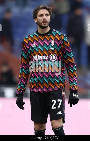 Stadio Luigi Ferraris, Genova, 12 marzo 2022, Manuel Locatelli (Juventus FC) guarda avanti durante UC Sampdoria vs Juventus FC - Calcio italiano S. Foto Stock