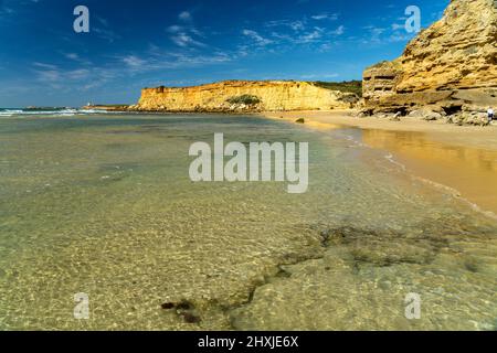 Der Strand Fuente de Gallo, Conil de la Frontera, Costa de la Luz, Andalusia, Spagna | Fuente de Gallo Beach, Conil de la Frontera, Costa de la Lu Foto Stock