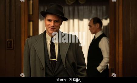 MARK RYLANCE e JOHNNY FLYNN nel VESTITO (2022), diretto da GRAHAM MOORE. Credit: Film Entertainment / Scoop Productions / Album Foto Stock