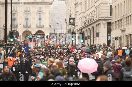 La sfilata di St Patrick's Day a Haymarket a Londra. Data foto: Domenica 13 marzo 2022. Foto Stock