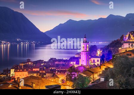 Sala Comacina, Como, Italia piccolo paese sul lago di Como al tramonto. Foto Stock
