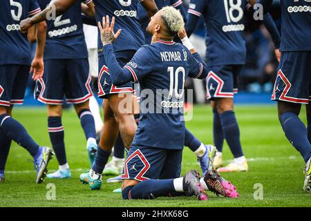 Parigi, Francia, Francia. 13th Mar 2022. NEYMAR JR di PSG celebra il suo obiettivo durante la partita Ligue 1 tra Paris Saint-Germain (PSG) e Girondins de Bordeaux allo stadio Parc des Princes il 13 marzo 2022 a Parigi, Francia. (Credit Image: © Matthieu Mirville/ZUMA Press Wire) Foto Stock