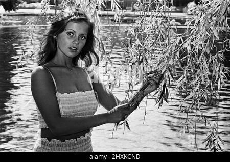 Modello Joanne Latham. 25th luglio 1977. Foto Stock