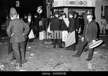 I postumi delle rivolte di Notting Hill. 30th agosto 1976. Foto Stock