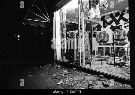 I postumi delle rivolte di Notting Hill. 30th agosto 1976. Foto Stock