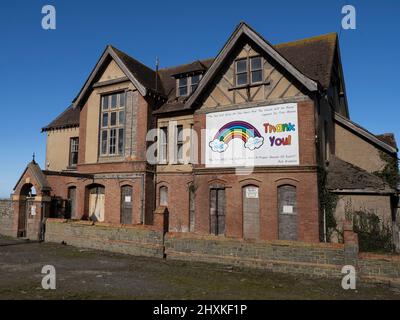 La famosa Seafield House è conosciuta come la casa sulla scogliera, casa spoky o casa infestata, costruita nel in1885 da Brinsley de Courcey Nixon come residenza estiva Foto Stock