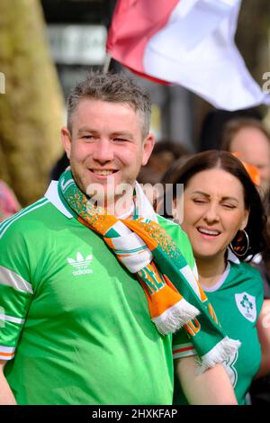 Bristol, Regno Unito. 13th Mar 2022. La comunità irlandese di Bristol si è fatta sfuggire gli ultimi due anni con una sfilata e una festa per celebrare San Patrizio. Credit: JMF News/Alamy Live News Foto Stock