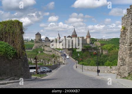 La fortezza medievale situata nel centro storico di Kamianets-Podilskyi, Ucraina Foto Stock