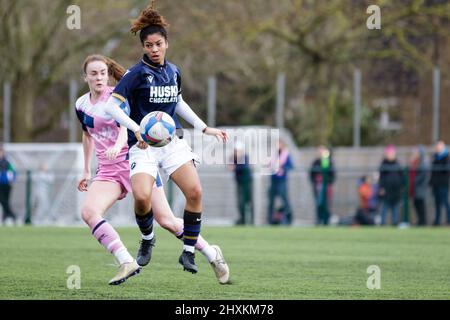Londra, Regno Unito. 13th Mar 2022. Frances Kerr (14 Millwall) in azione durante la prima partita delle donne regionali di Londra e del Sud-Est tra Millwall Lionesses e Dulwich Hamlet al St Pauls Sports Ground di Londra, Inghilterra. Liam Asman/SPP Credit: SPP Sport Press Photo. /Alamy Live News Foto Stock