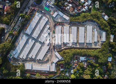 (220314) -- HONG KONG, 14 marzo 2022 (Xinhua) -- la foto aerea scattata il 12 marzo 2022 mostra il nuovo impianto di isolamento comunitario situato a Fanling, Hong Kong della Cina meridionale. Il quarto impianto di isolamento comunitario (CIF) di Hong Kong costruito con il sostegno della Cina continentale è stato messo in funzione dopo essere stato consegnato al governo della Regione amministrativa speciale di Hong Kong (HKSAR). Il CIF di nuova costruzione offre oltre 350 camere con più di 1.000 letti per l'isolamento di emergenza. (Hangzhou) Foto Stock